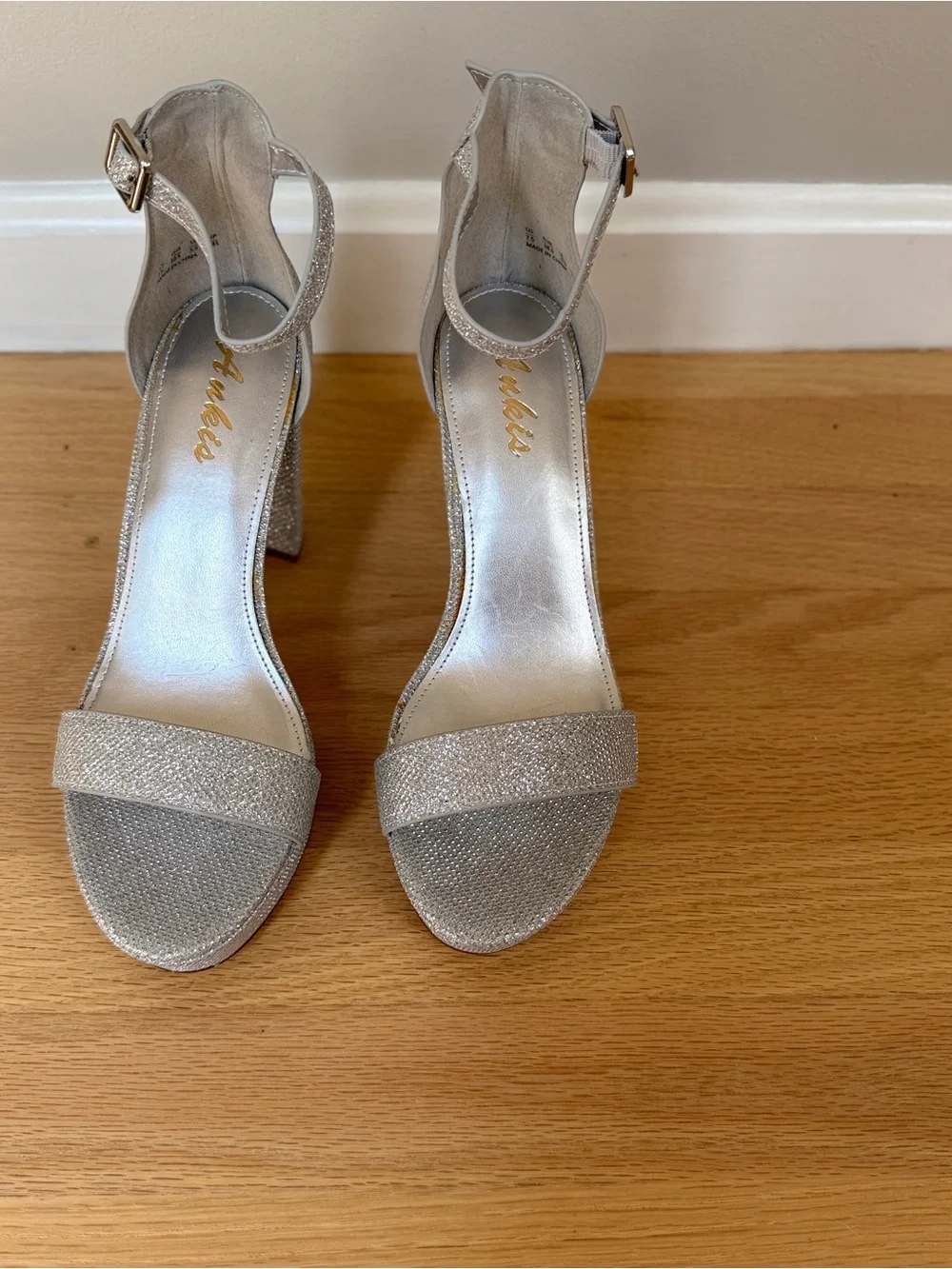 Ankis Silver Glitter Platform Block Heels Ankle Strap Size 7.5, 4” Heel